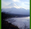 壮大に広がる富士と山中湖